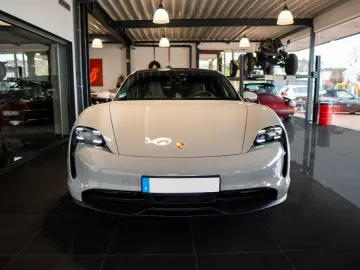 Taycan Beifahrer Display Sport Chrono Pano