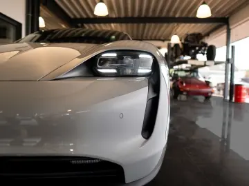 Taycan Beifahrer Display Sport Chrono Pano