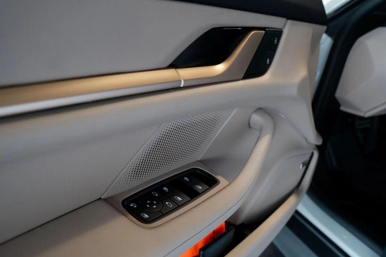 Taycan Beifahrer Display Sport Chrono Pano