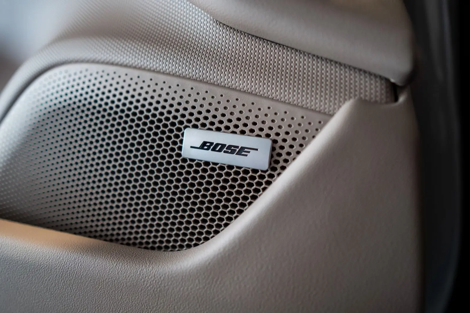 Taycan Beifahrer Display Sport Chrono Pano