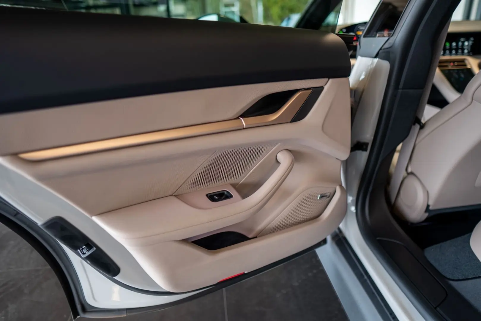 Taycan Beifahrer Display Sport Chrono Pano