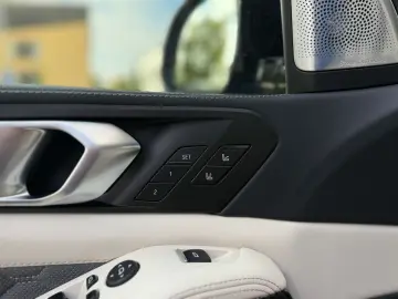 X5 M X5 M Comp B&W AHK SKYL MASSAG PANO CARBON