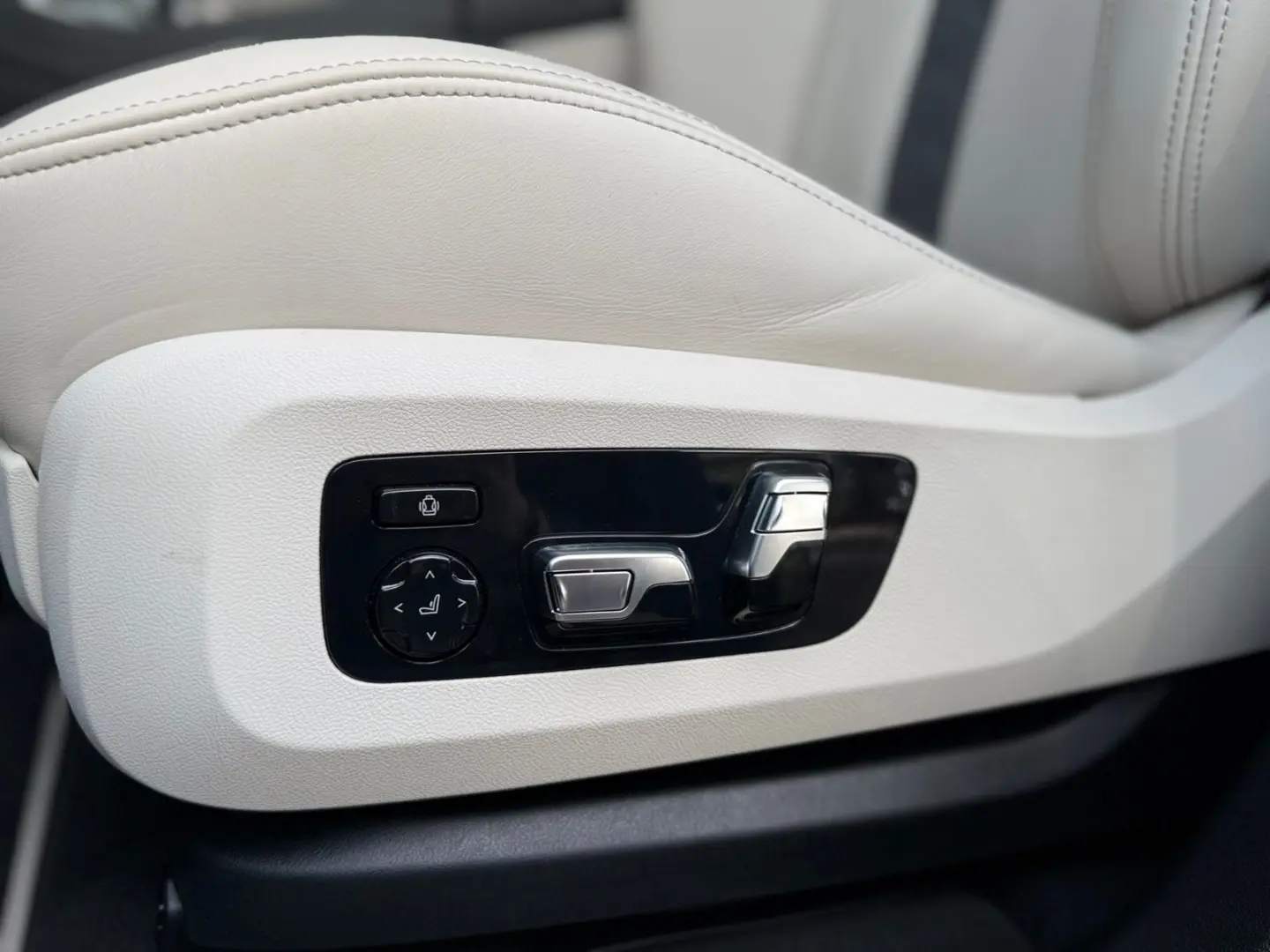 X5 M X5 M Comp B&W AHK SKYL MASSAG PANO CARBON