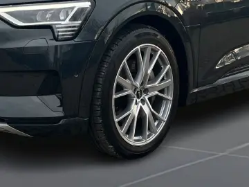 e-tron Sportback 55 quattro advanced 21  LED PDC