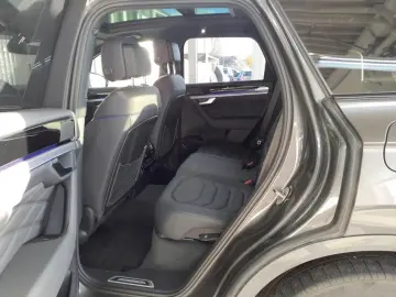 TOUAREG R 4M eHYBRID BLACK 21Z ACC HuD PANO 360