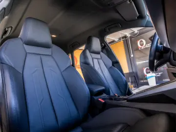 Audi A3    30 TFSI    S tronic    BUSINESS EDITION