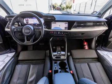 Audi A3    30 TFSI    S tronic    BUSINESS EDITION