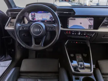 Audi A3    30 TFSI    S tronic    BUSINESS EDITION