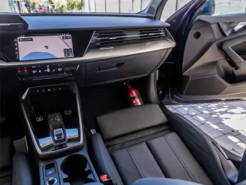 Audi A3    30 TFSI    S tronic    BUSINESS EDITION