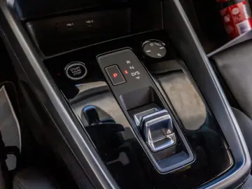 Audi A3    30 TFSI    S tronic    BUSINESS EDITION