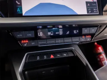 Audi A3    30 TFSI    S tronic    BUSINESS EDITION