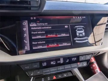 Audi A3    30 TFSI    S tronic    BUSINESS EDITION