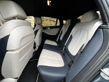 X6 M50i AHK Leder Laser HUD DAProf Standhz