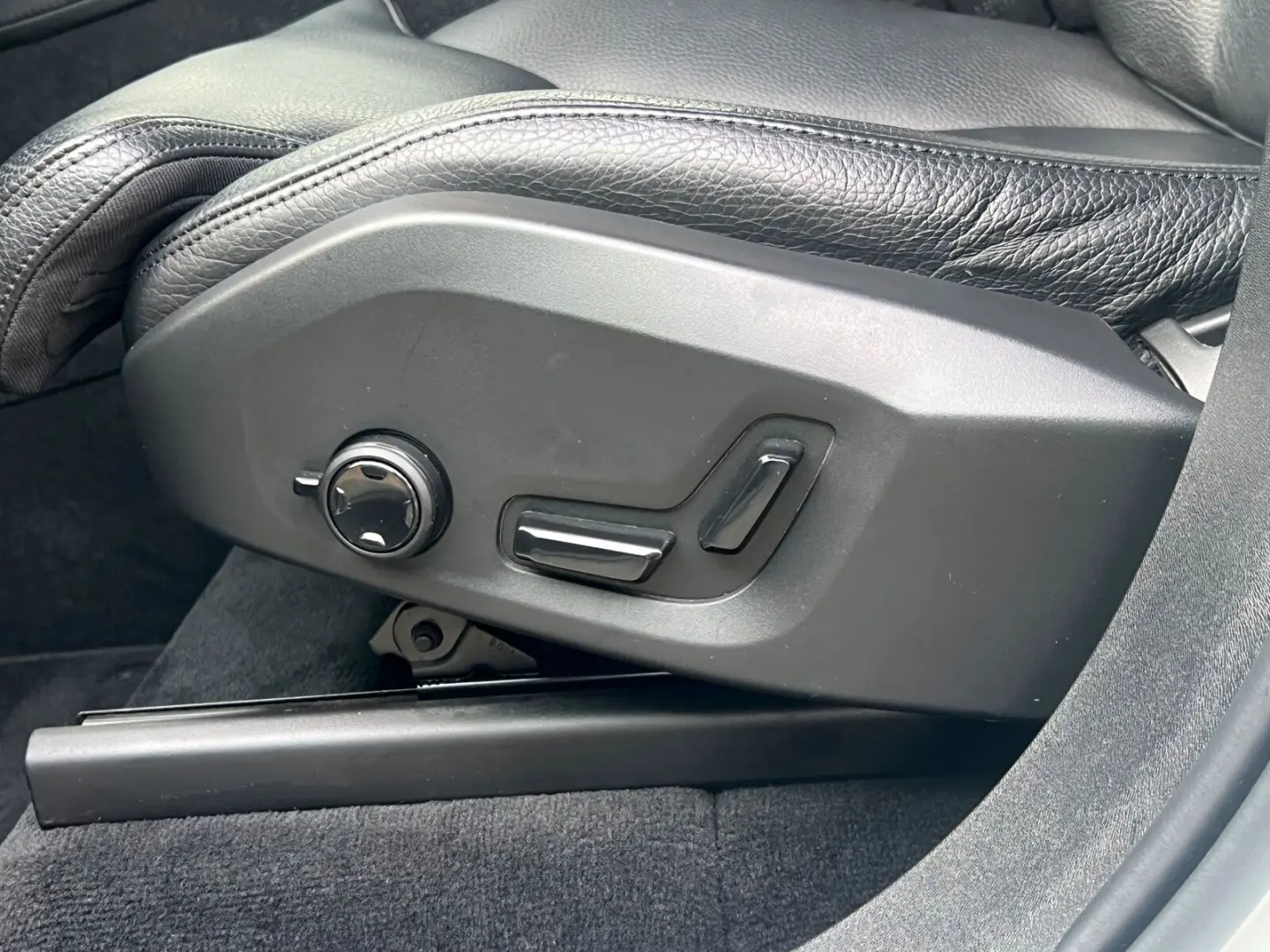 XC90 T8 AWD Inscription Expr. AHK PANO FLED el.S