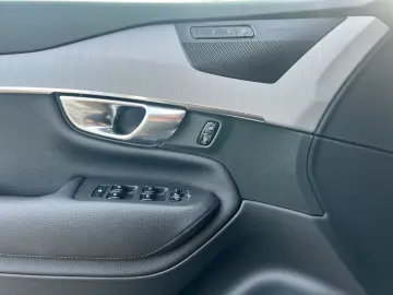 XC90 T8 AWD Inscription Expr. AHK PANO FLED el.S