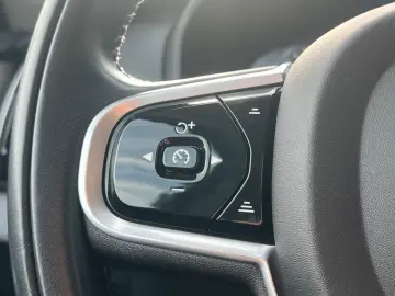 XC90 T8 AWD Inscription Expr. AHK PANO FLED el.S