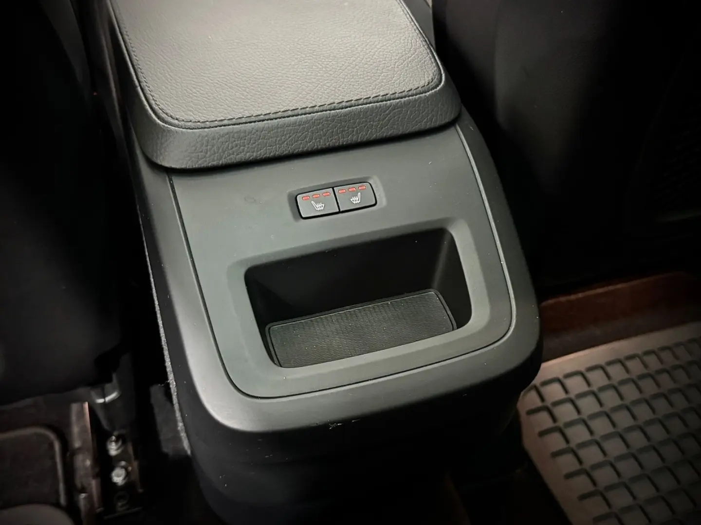 XC 90 XC90 MOMENTUM PRO AWD 360 PANO HEAD-UP 1.H