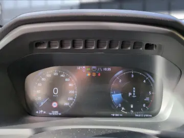 XC90 B5 (Diesel) Momentum Pro AWD cutie automata navigatie