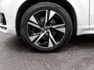 XC90 R Design AWD B5 Diesel EU6d AD AHK Navi Dig