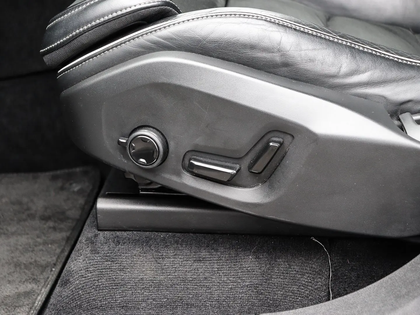 XC90 R Design AWD B5 Diesel EU6d AD AHK Navi Dig