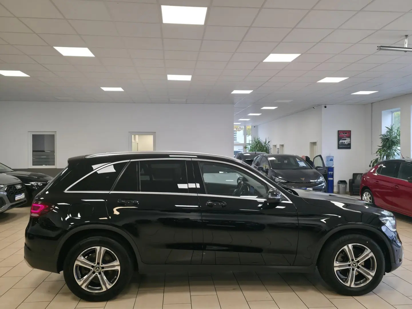 GLC 220 d 4Matic R-Cam LED Navi TeiLeder CarPlay