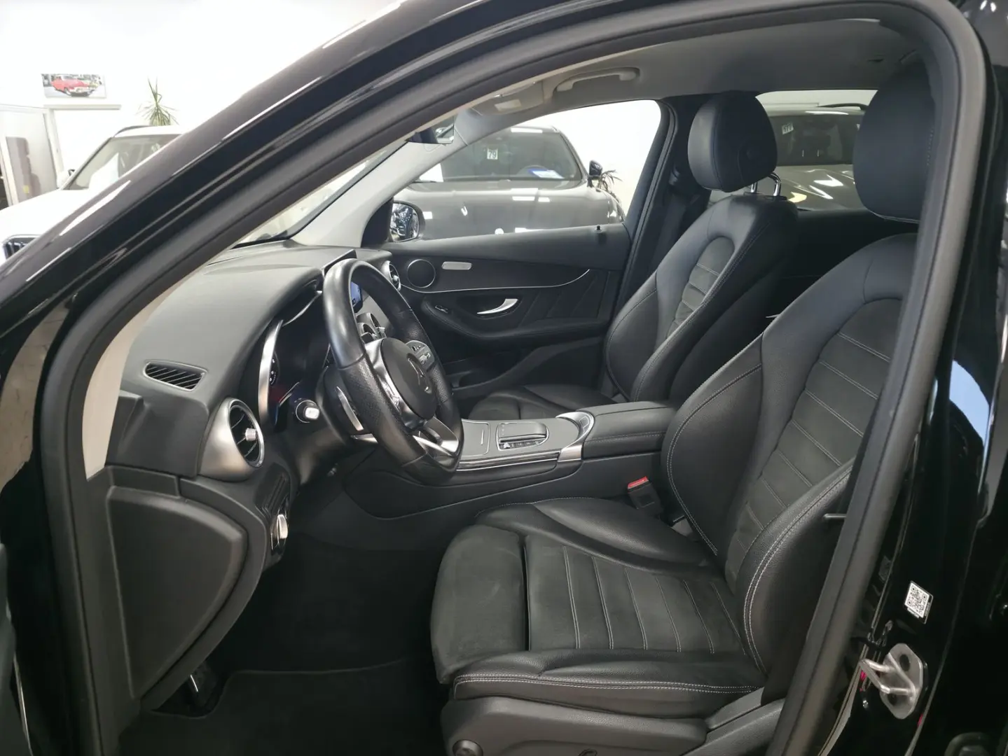 GLC 220 d 4Matic R-Cam LED Navi TeiLeder CarPlay