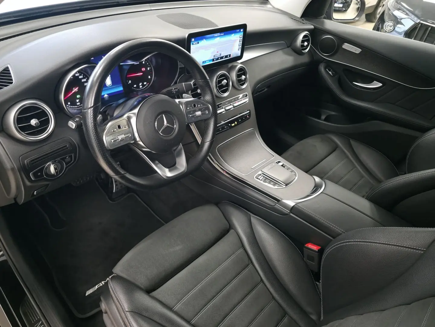 GLC 220 d 4Matic R-Cam LED Navi TeiLeder CarPlay