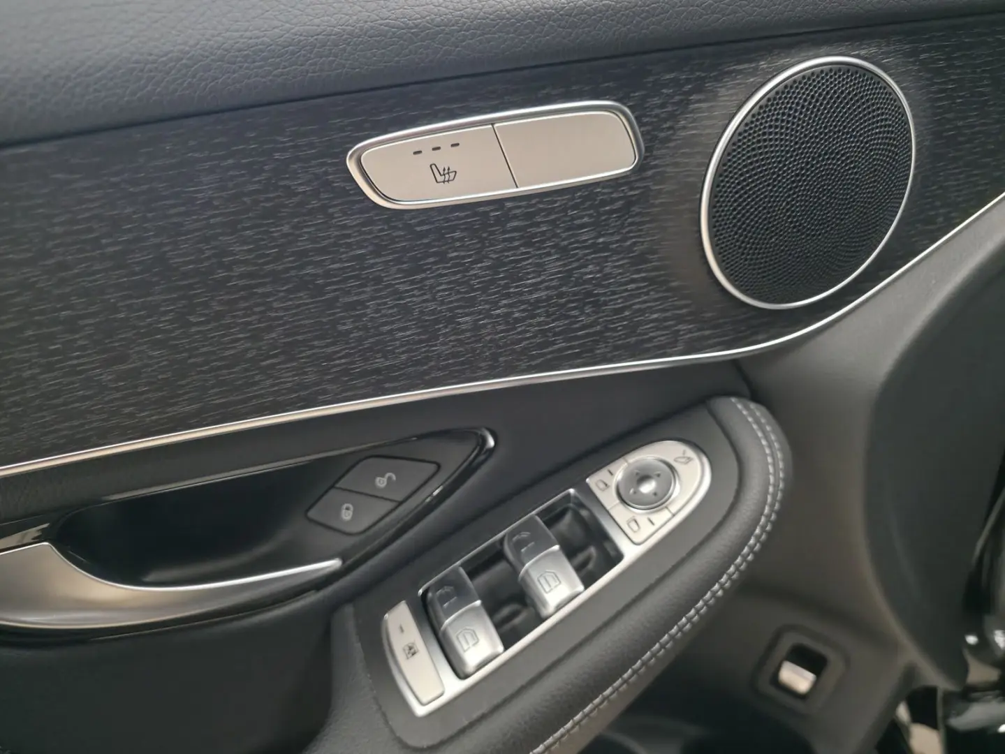 GLC 220 d 4Matic R-Cam LED Navi TeiLeder CarPlay