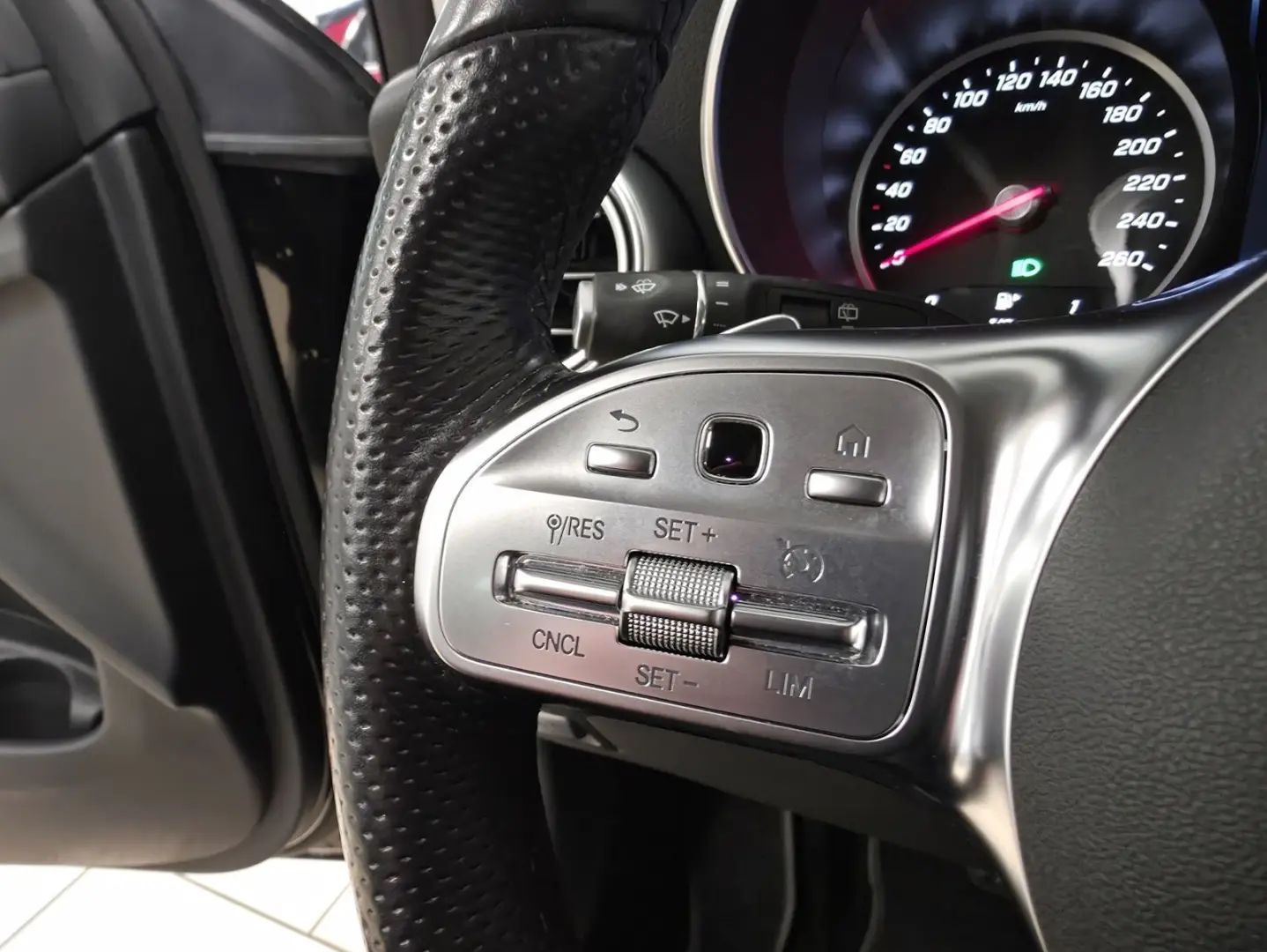 GLC 220 d 4Matic R-Cam LED Navi TeiLeder CarPlay