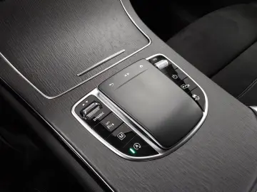 GLC 220 d 4Matic R-Cam LED Navi TeiLeder CarPlay