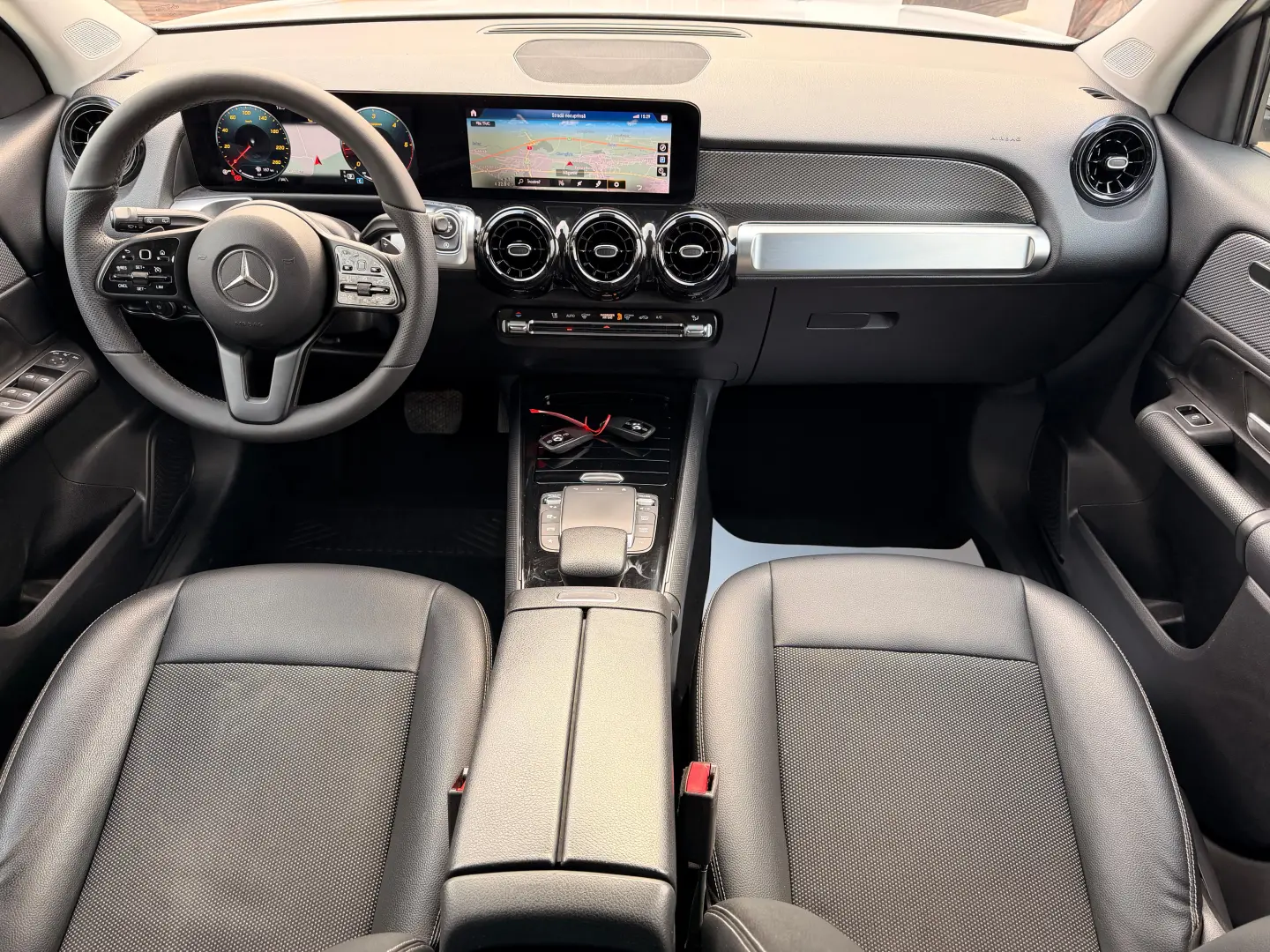 Mercedes-Benz GLB 200