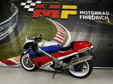 VFR750R RC30