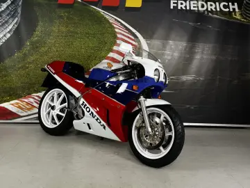 VFR750R RC30