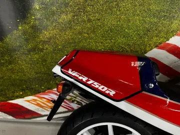 VFR750R RC30