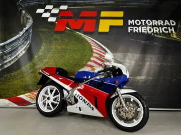 VFR750R RC30