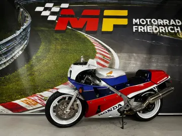 VFR750R RC30