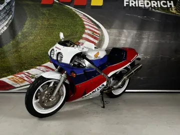VFR750R RC30