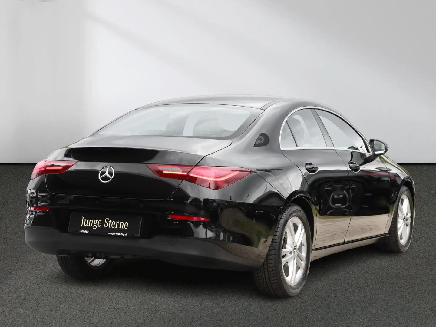 MERCEDES BENZ CLA 180