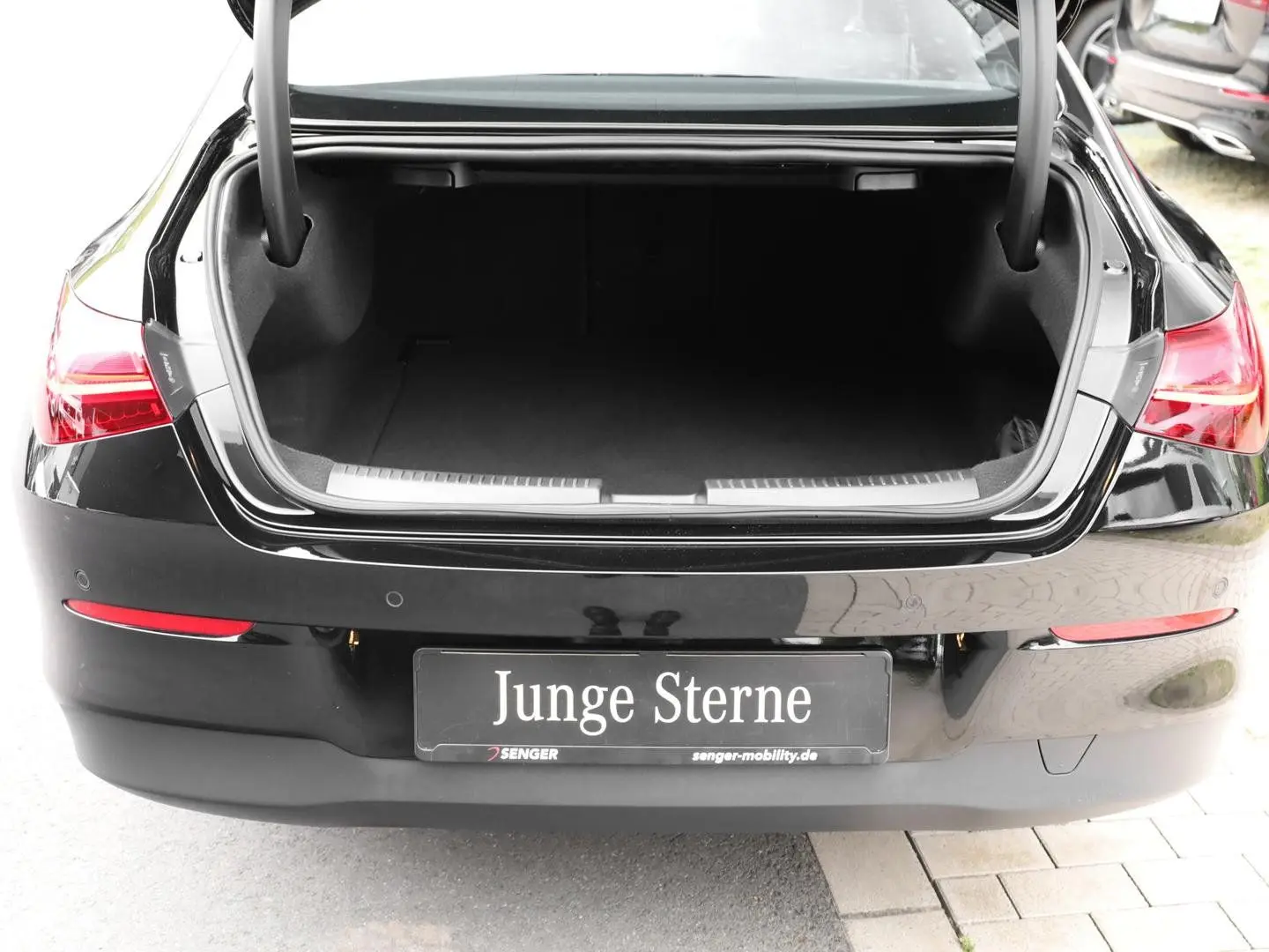 MERCEDES BENZ CLA 180