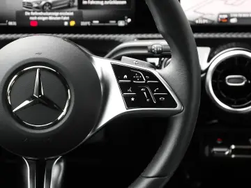 MERCEDES BENZ CLA 180