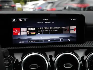 MERCEDES BENZ CLA 180