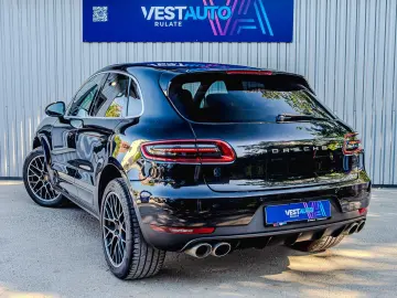 Porsche Macan S•3.0