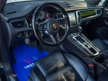 Porsche Macan S•3.0