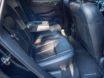 Porsche Macan S•3.0