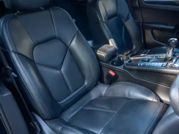 Porsche Macan S•3.0