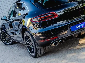 Porsche Macan S•3.0