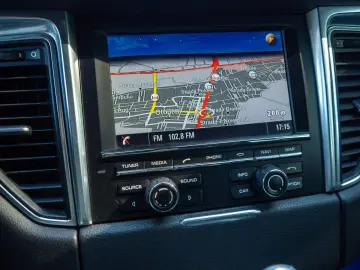 Porsche Macan S•3.0