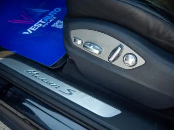 Porsche Macan S•3.0