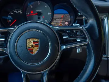 Porsche Macan S•3.0