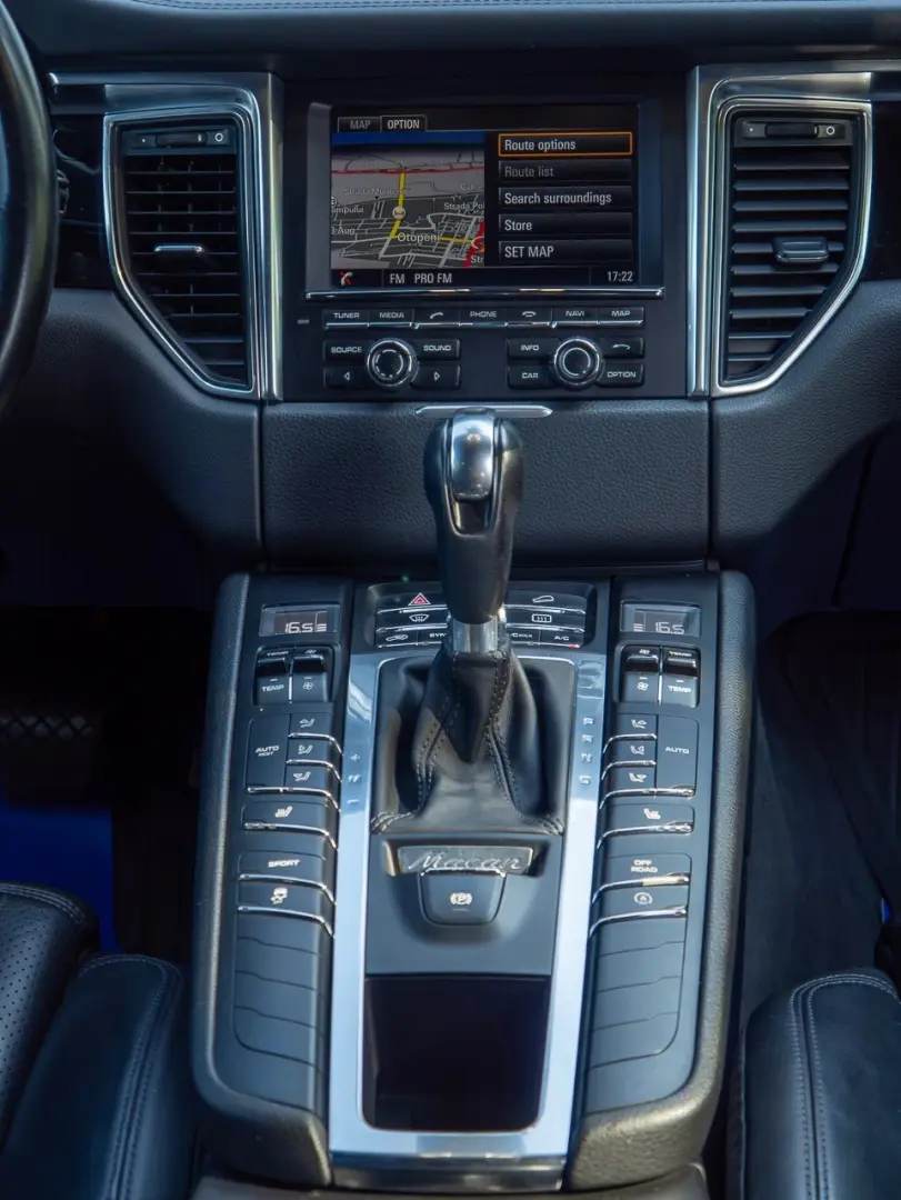 Porsche Macan S•3.0